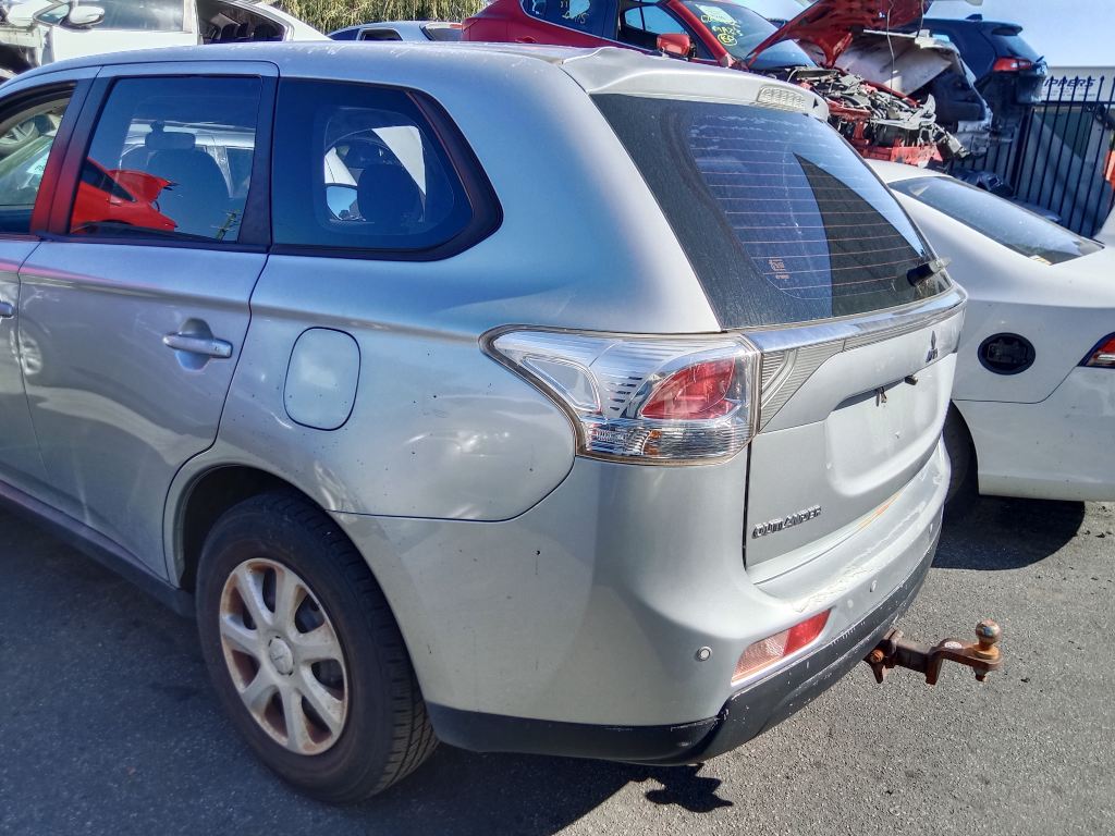 Mitsubishi outlander 2013 Silver Wrecking