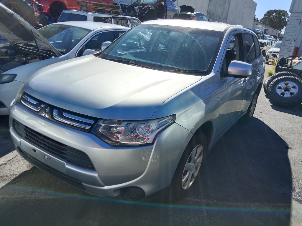 Mitsubishi outlander 2013 Silver Wrecking