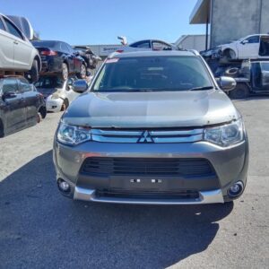 Mitsubishi outlander 2014 Grey Wrecking