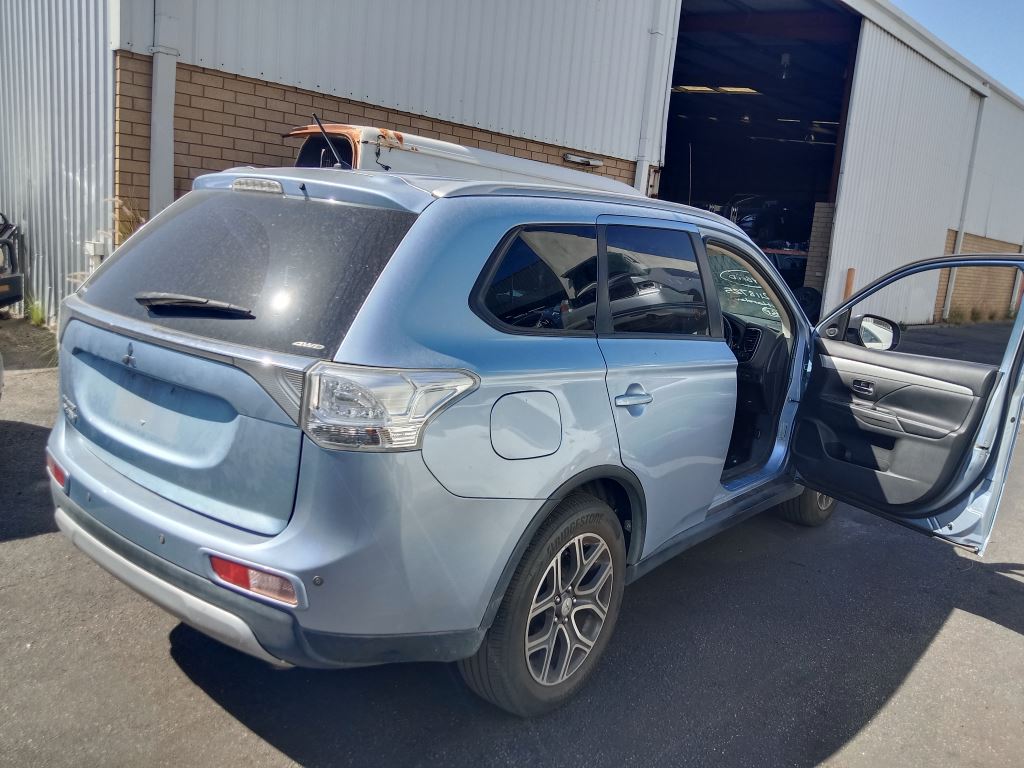 Mitsubishi outlander 2014 hybrid Blue Wrecking