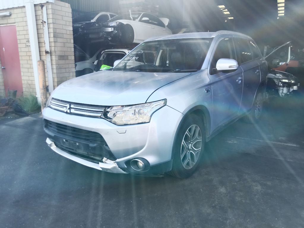 Mitsubishi outlander 2014 hybrid Blue Wrecking