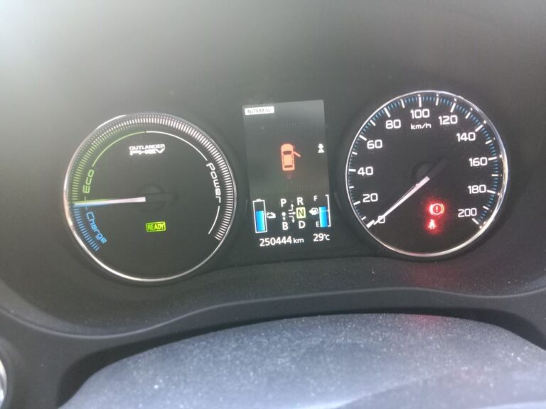 Mitsubishi outlander 2014 hybrid Blue Wrecking