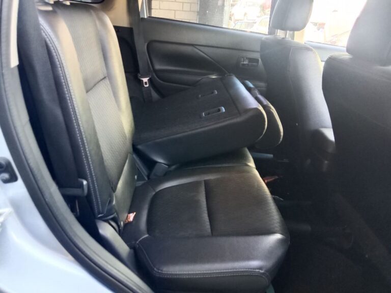 Mitsubishi outlander 2014 hybrid Blue Wrecking - Image 11