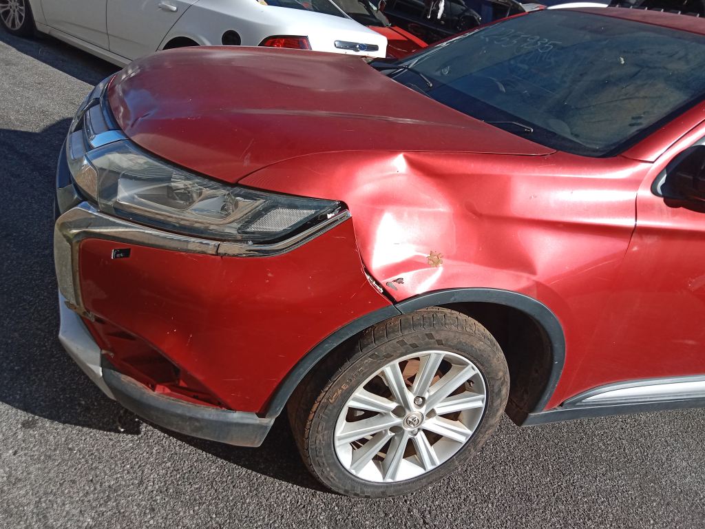 Mitsubishi outlander 2015 Red Wrecking