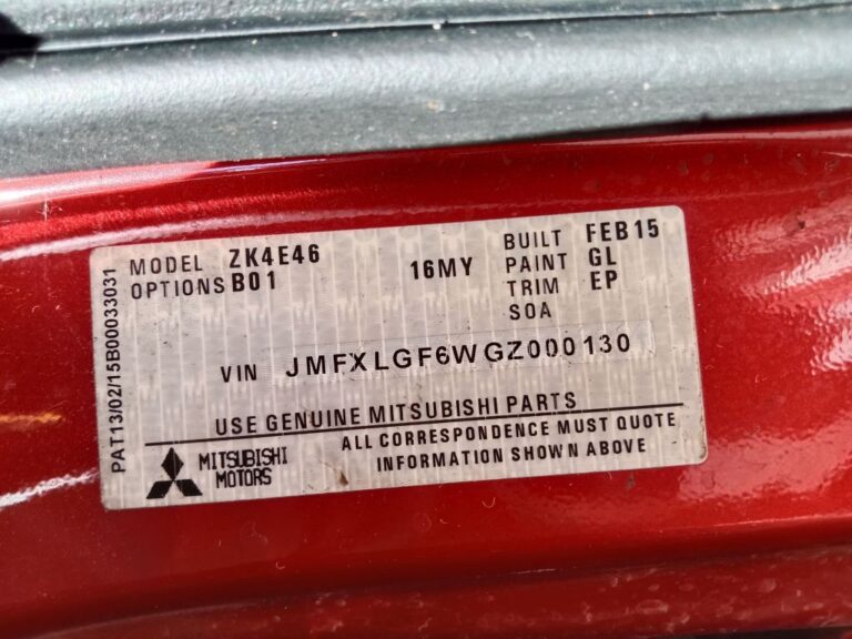 Mitsubishi outlander 2015 Red Wrecking