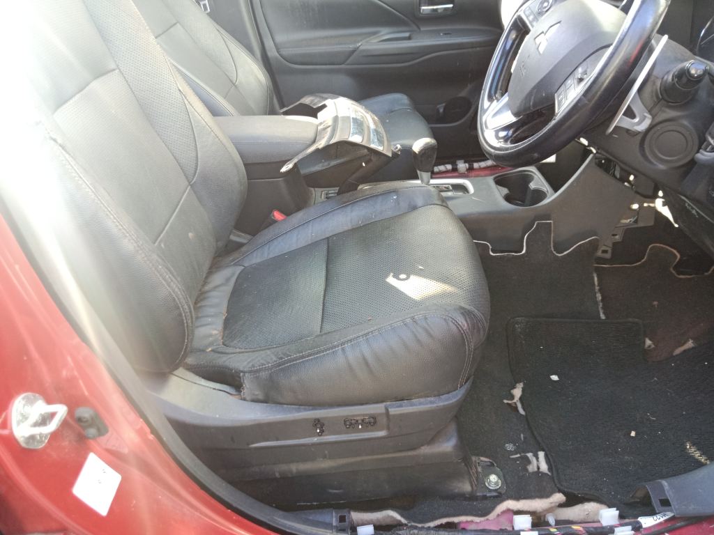 Mitsubishi outlander 2015 Red Wrecking