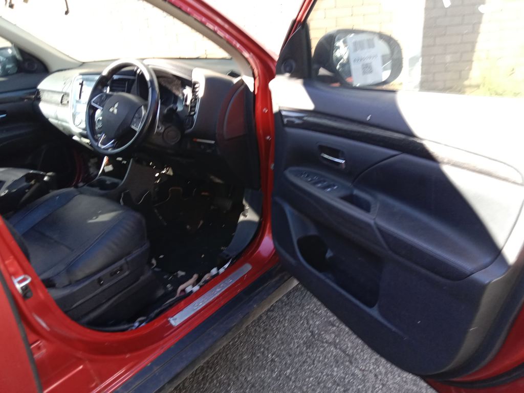Mitsubishi outlander 2015 Red Wrecking