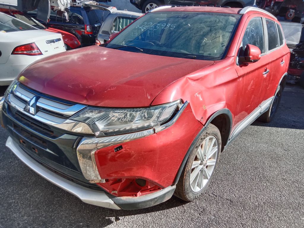 Mitsubishi outlander 2015 Red Wrecking