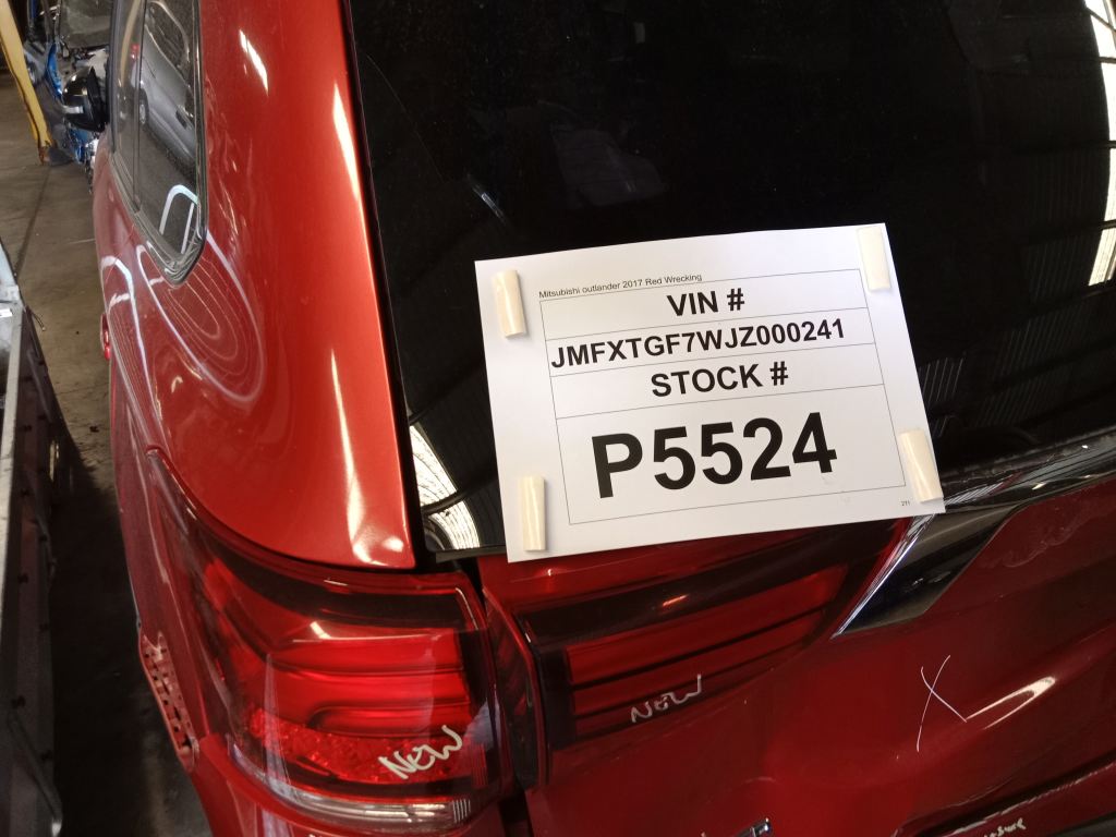 Mitsubishi outlander 2017 Red Wrecking