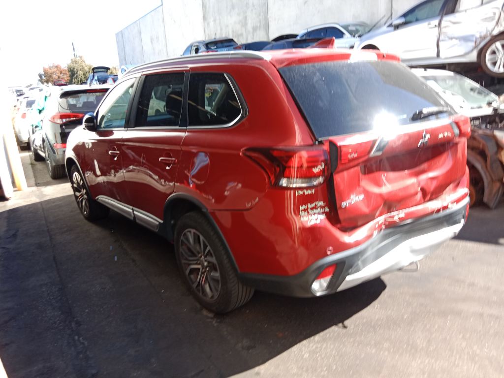 Mitsubishi outlander 2017 Red Wrecking