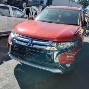 Mitsubishi outlander 2017 Red Wrecking