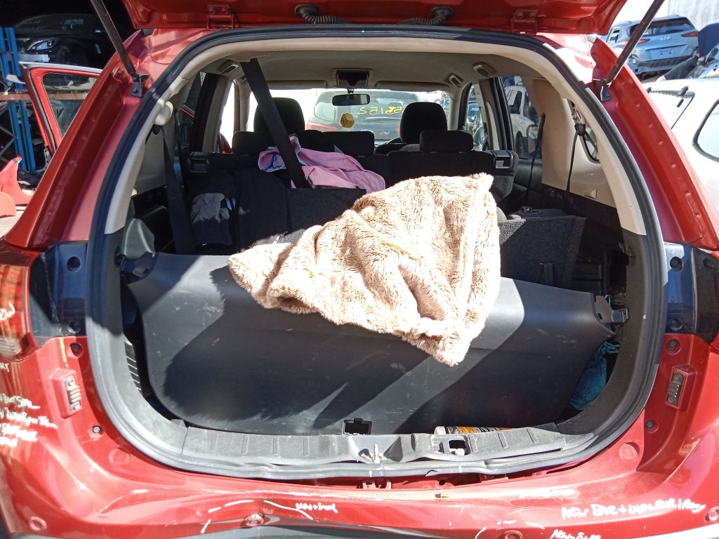 Mitsubishi outlander 2017 Red Wrecking