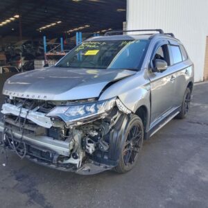 Mitsubishi outlander hybrid 2021 Grey Wrecking