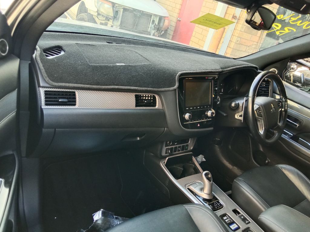 Mitsubishi outlander hybrid 2021 Grey Wrecking