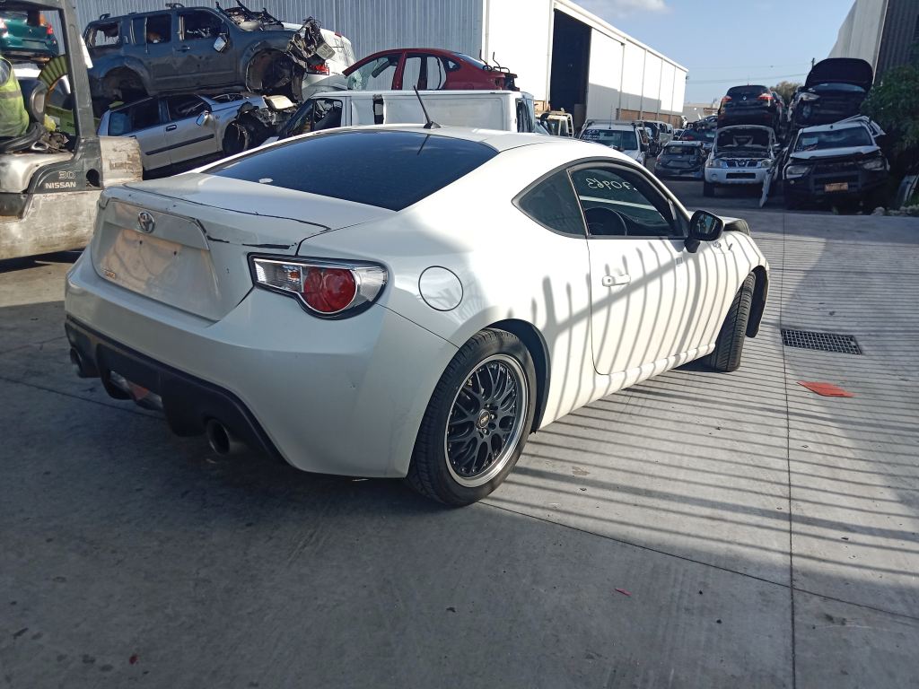Toyota 86 2012 White Wrecking