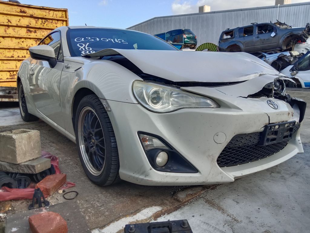 Toyota 86 2012 White Wrecking
