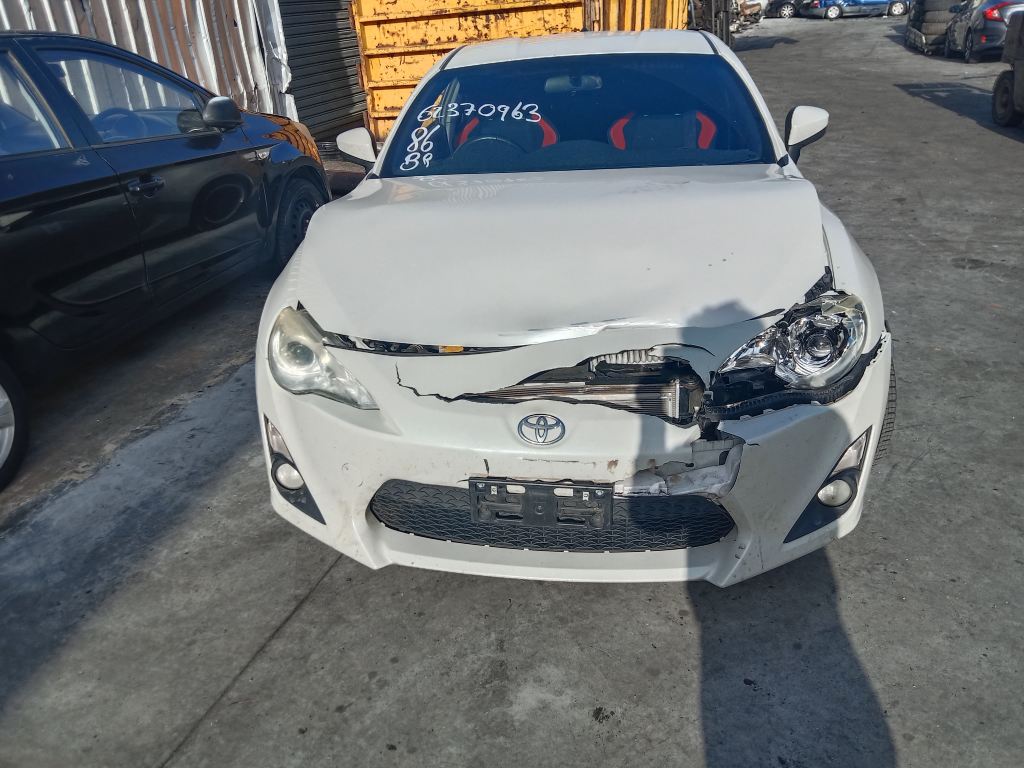 Toyota 86 2012 White Wrecking