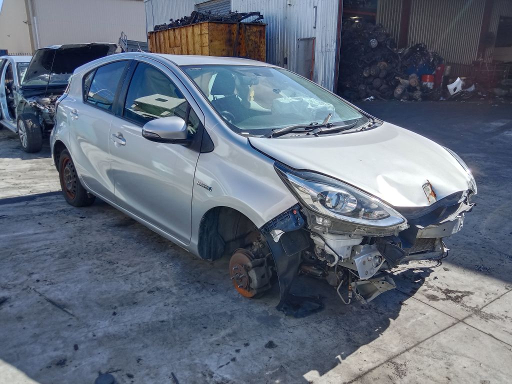 Toyota Prius C 2017 Silver Wrecking
