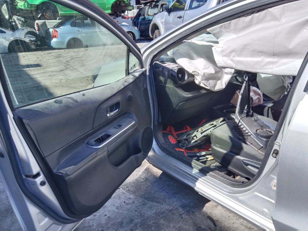 Toyota Prius C 2017 Silver Wrecking