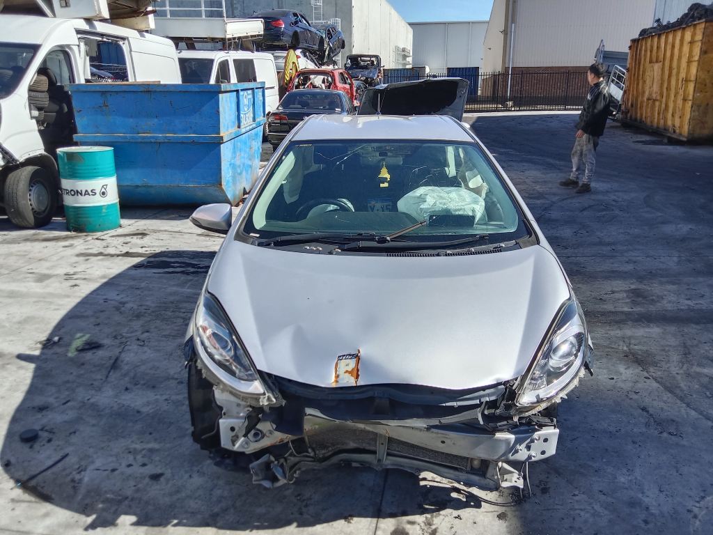 Toyota Prius C 2017 Silver Wrecking