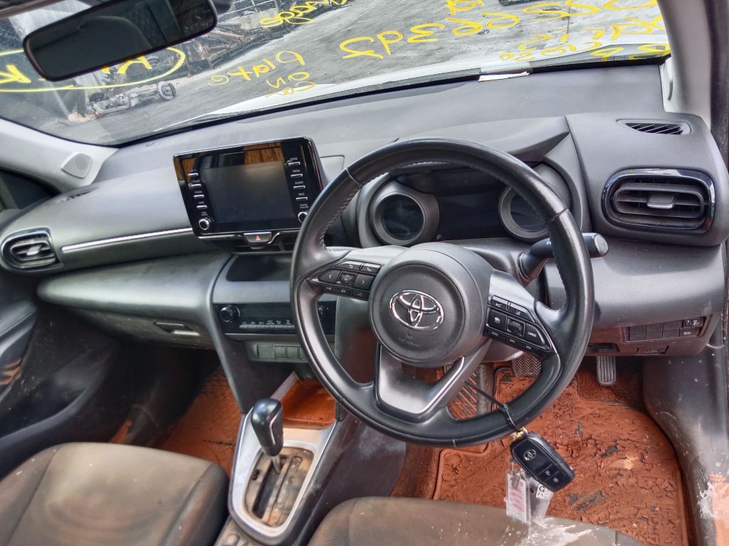 Toyota Yaris Cross 2021 White Wrecking