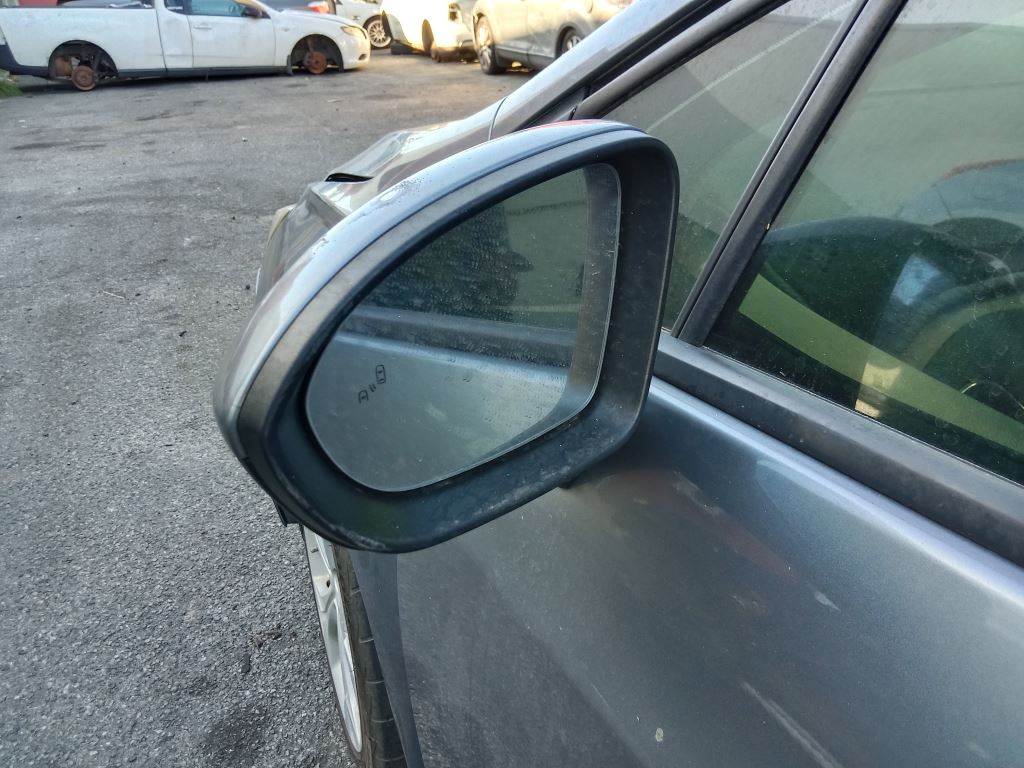 Holden Astra 2017 Grey Wrecking