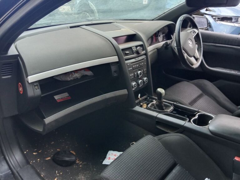 Holden Commodore 2008 Black Wrecking