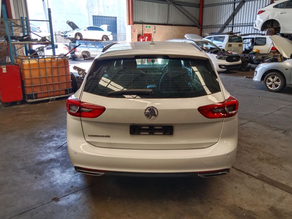 Holden Commodore 2019 White Wrecking