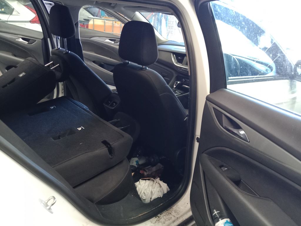 Holden Commodore 2019 White Wrecking