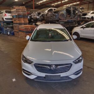 Holden Commodore 2019 White Wrecking