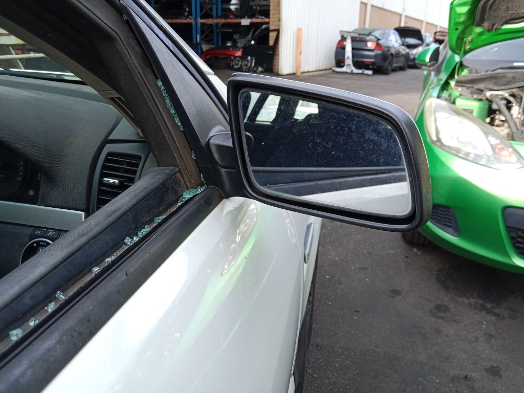 Holden Commodore SV6 2012 White Wrecking