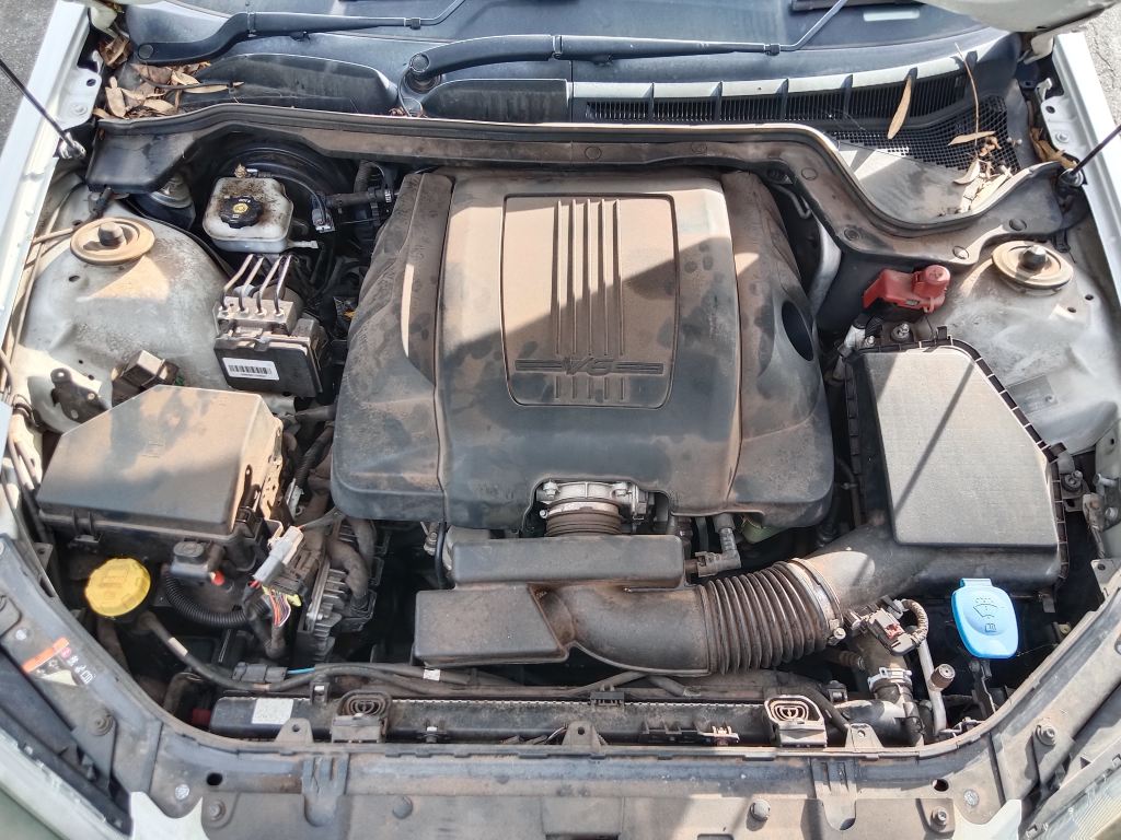 Holden Commodore SV6 2012 White Wrecking