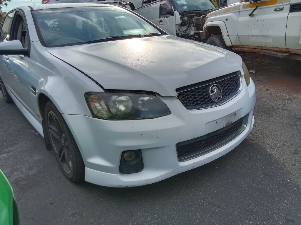 Holden Commodore SV6 2012 White Wrecking