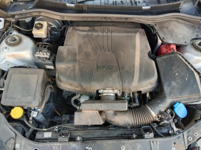 Holden Commodore SV6 2015 Silver Wrecking
