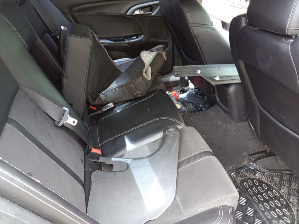 Holden Commodore VF 2016 maroon Wrecking
