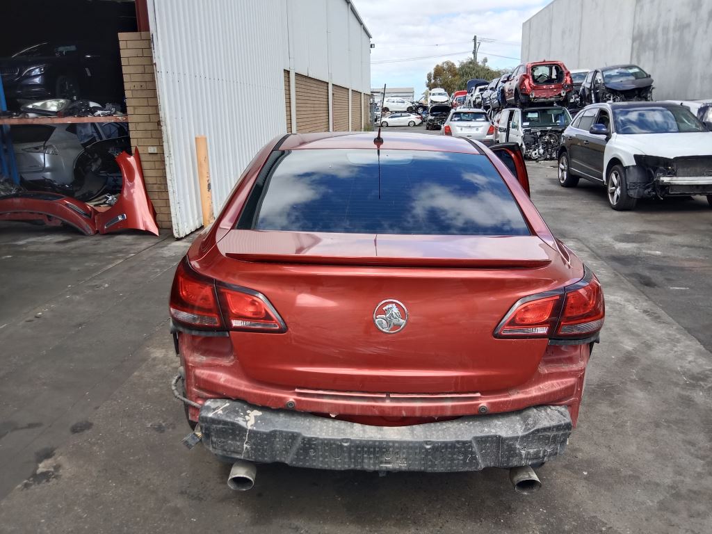 Holden Commodore VF 2016 maroon Wrecking
