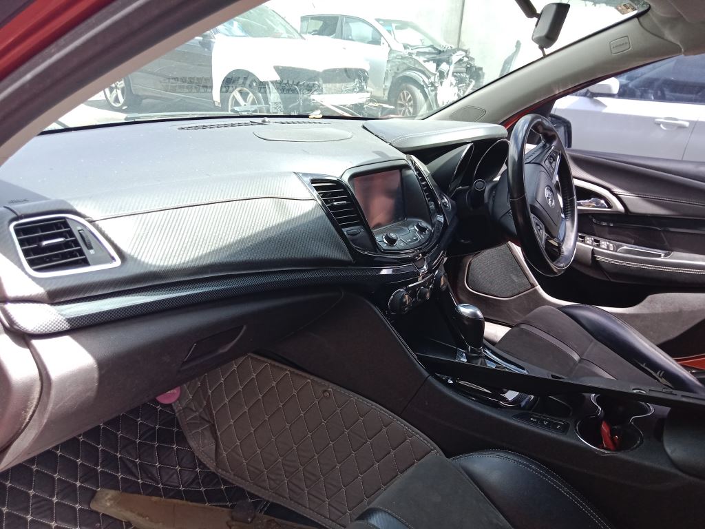 Holden Commodore VF 2016 maroon Wrecking