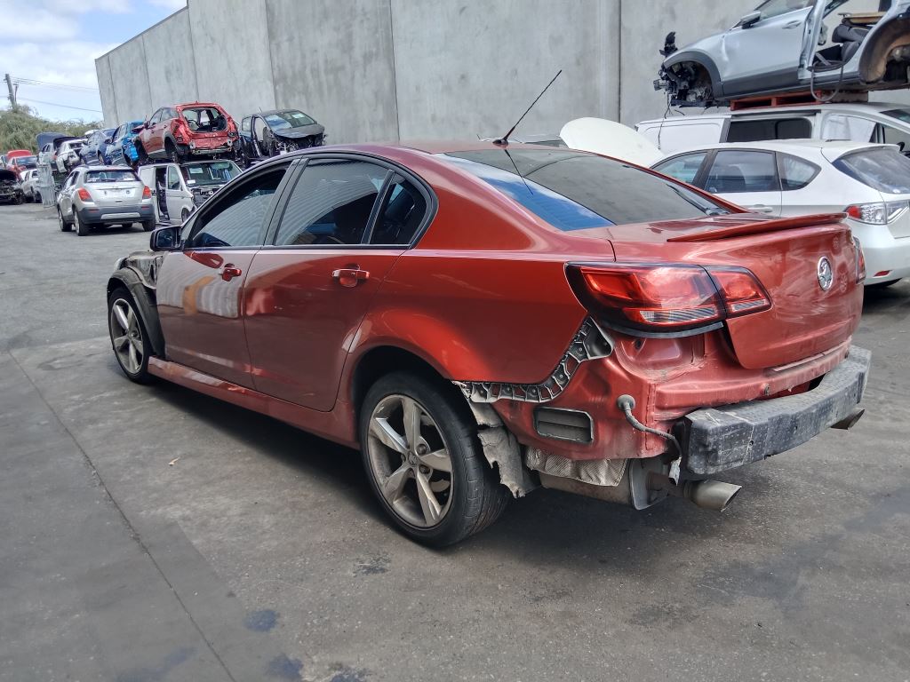 Holden Commodore VF 2016 maroon Wrecking