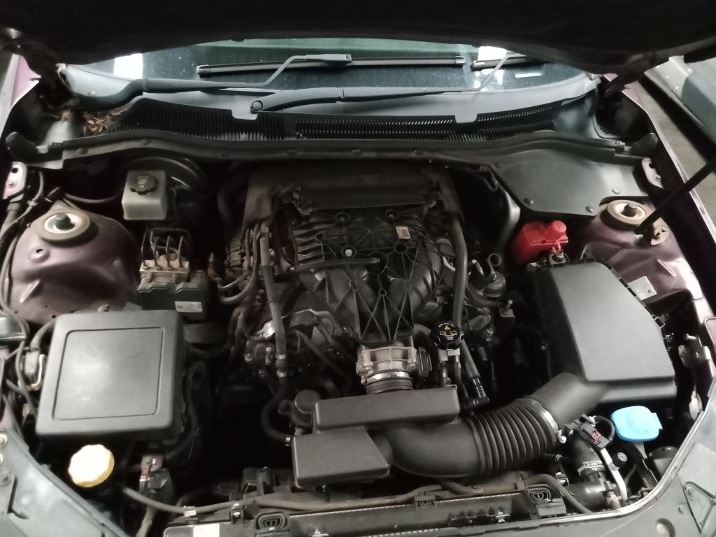 Holden Commodore evoke 2014 maroon Wrecking