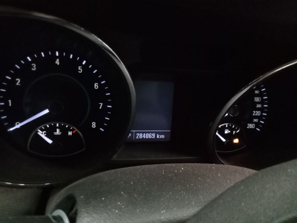 Holden Commodore evoke 2014 maroon Wrecking