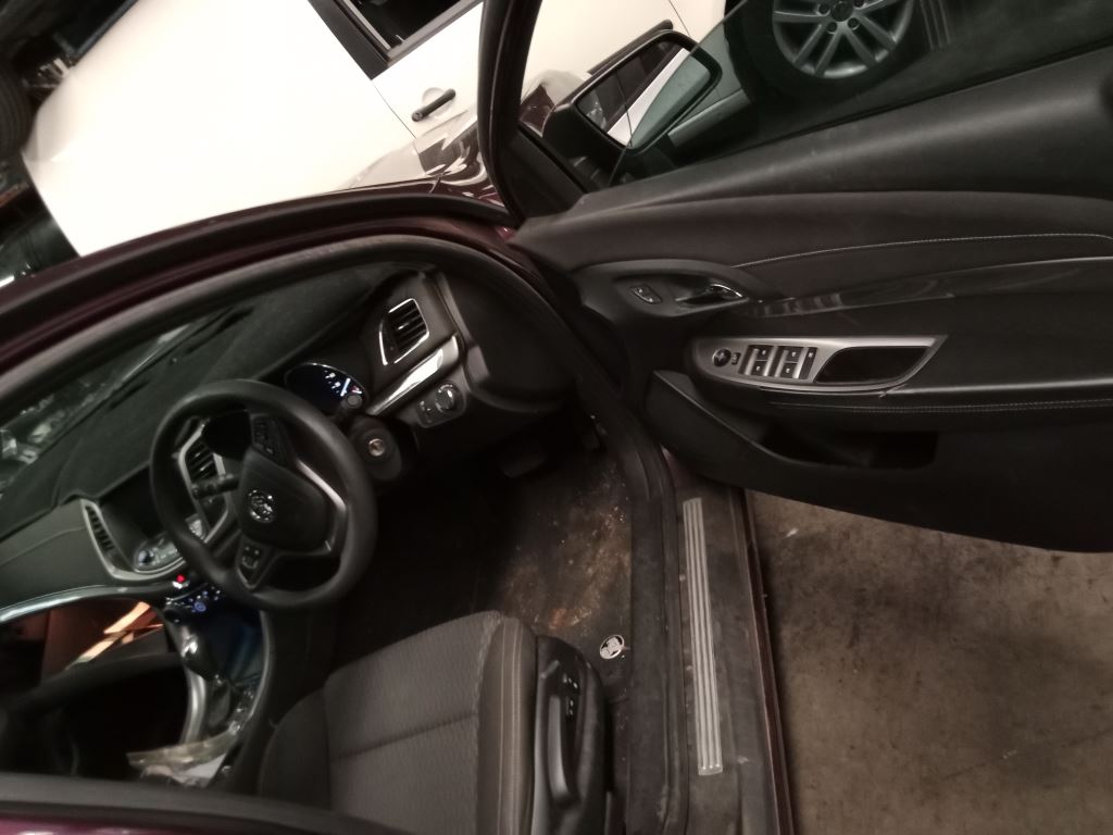 Holden Commodore evoke 2014 maroon Wrecking
