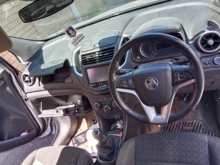 Holden Trax 2015 Silver Wrecking