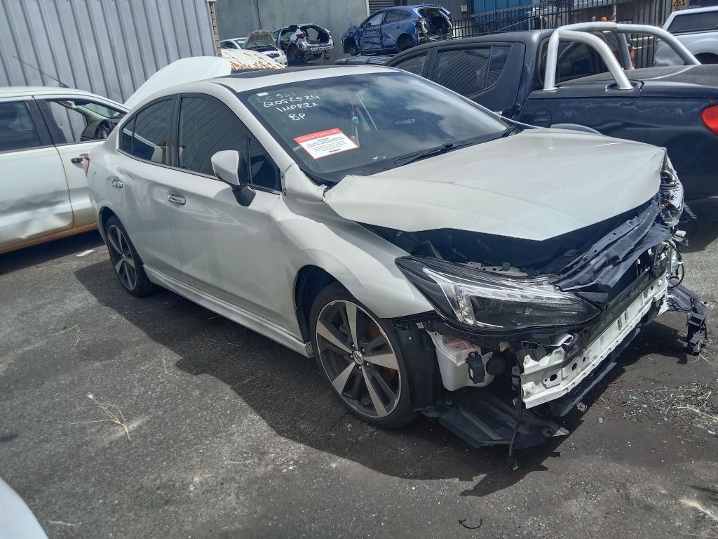 Subaru Impreza 2017 White Wrecking