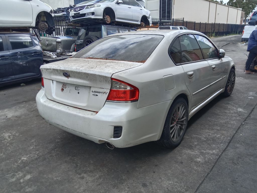 Subaru liberty 2006 White Wrecking