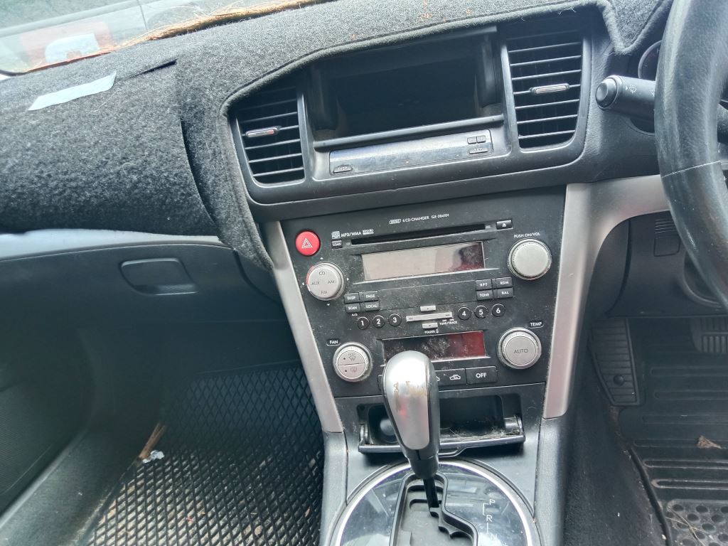 Subaru liberty 2006 White Wrecking
