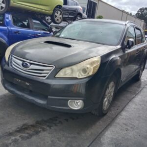 Subaru outback 2010 Grey Wrecking