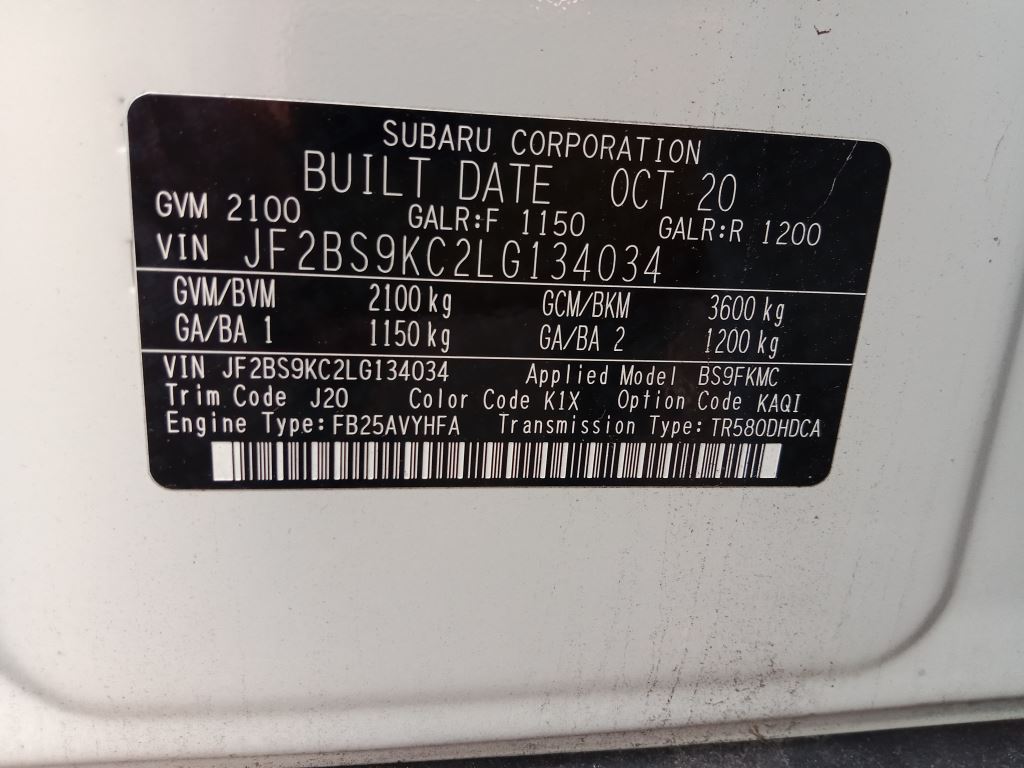 Subaru outback 2021 White Wrecking