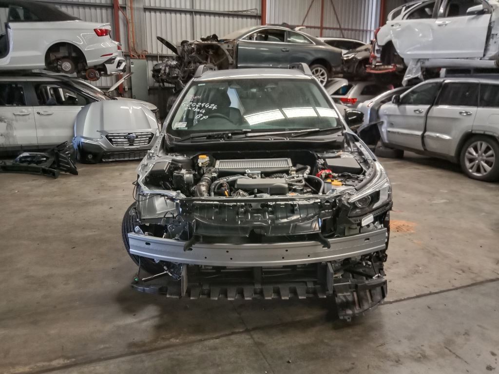 Subaru outback 2023 Grey Wrecking
