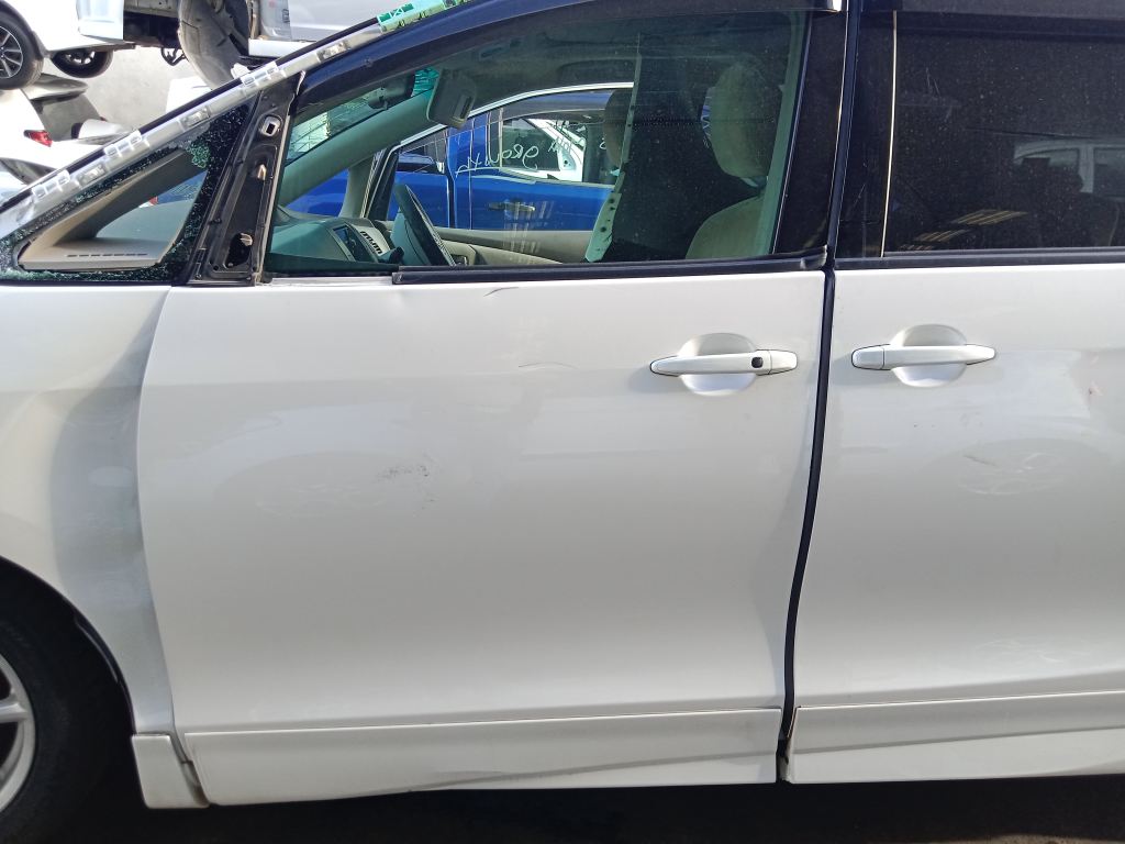 Toyota Estima or Tarago 2007 White Wrecking