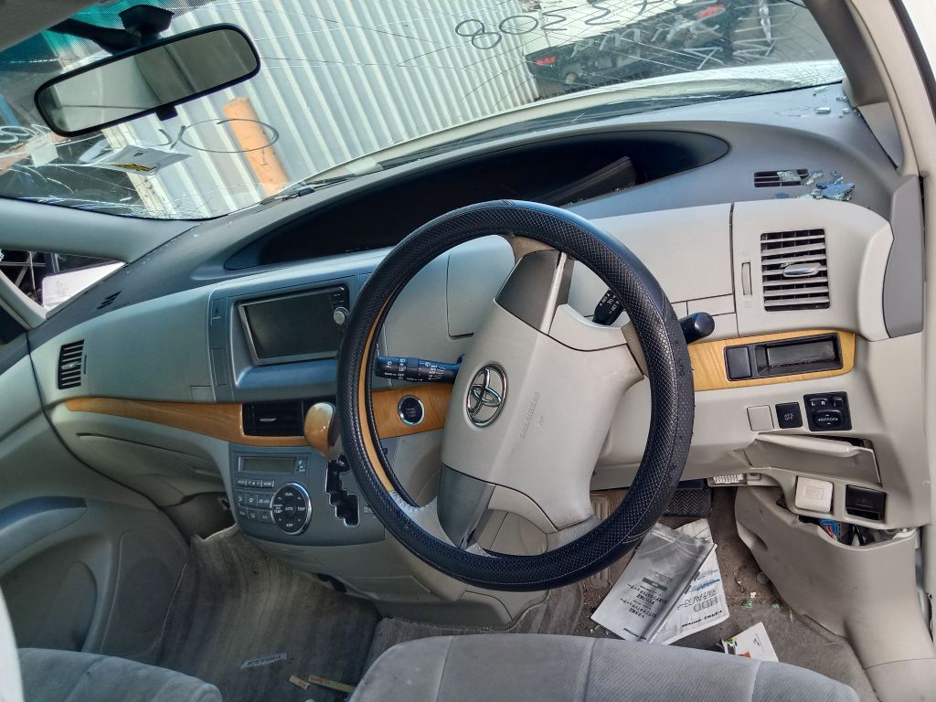 Toyota Estima or Tarago 2007 White Wrecking